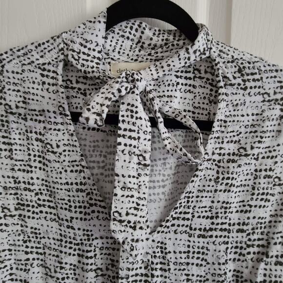CLOTH & STONE Black White Graphic Print Tie Neck Blouse Top Women's Medium - Picture 3 of 11